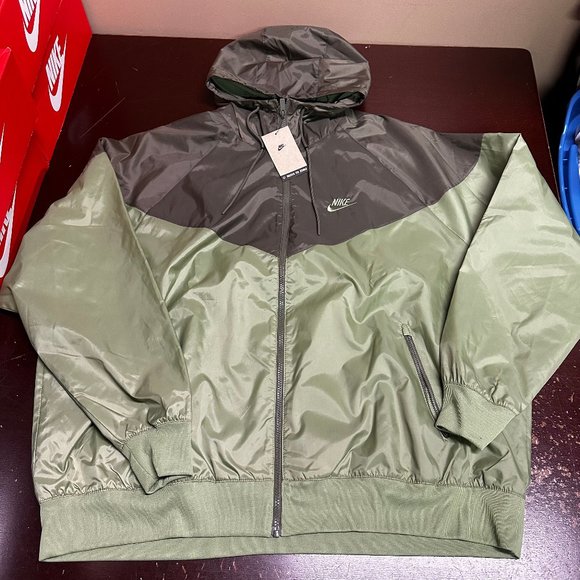 Nike Mens Green Sportswear Long Sleeve Full Zip Pockets Hooded Windrunner Jacket - Picture 1 of 12